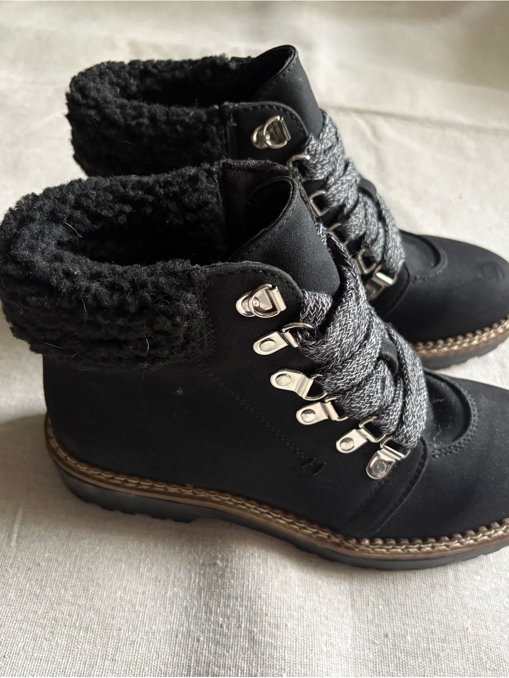 Dirty Laundry Women's Black Faux-Shearling Lace-Up Winter Boot